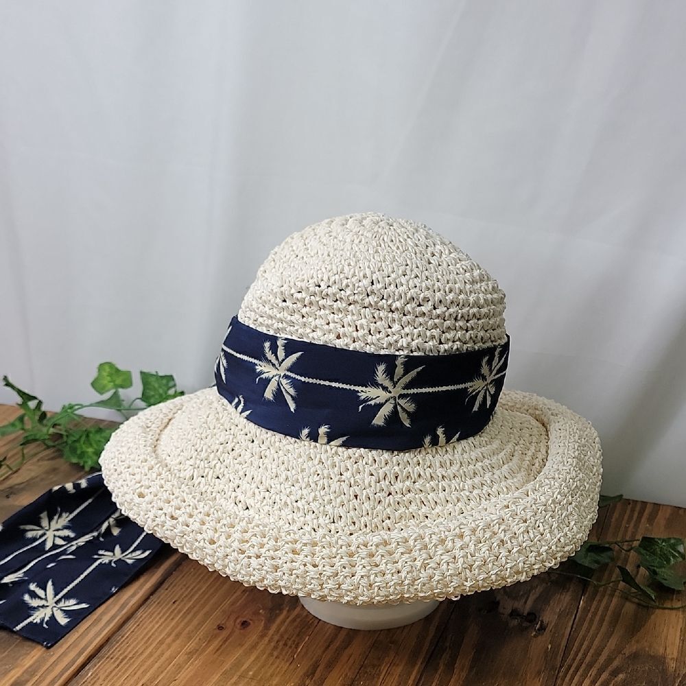 Scala. Chic Straw Hat with Palm Print Band. EUC